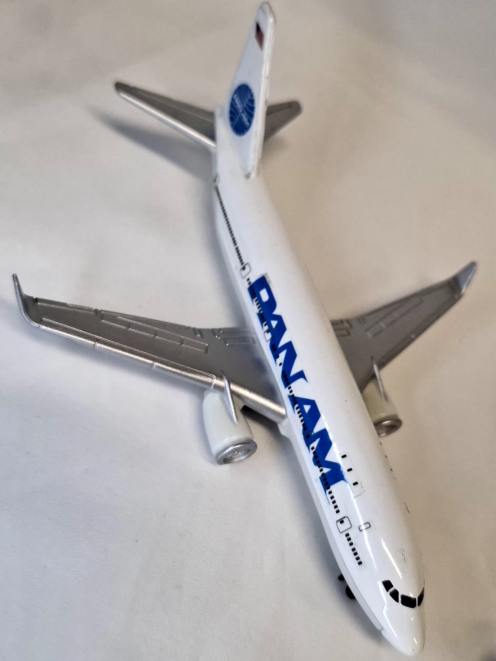 Pan Am Boeing 777 Toy Plane 1/400 Diecast Plastic White Blue Logo - Pullback